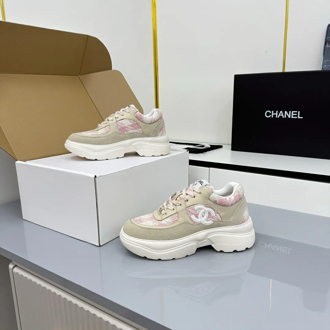 👟👟Ex-factory price 620👟👟 Chanel bread shoes ~ original calfskin panda shoes Chanel 25C latest hot style panda black and white sports shoes casual sneakers Xiaoxiang hot item classic black and white panda color coco girls must pay Fabric: original custom mixed sheepskin lining: original imported breathable mesh lining outsole: Original molded rubber + TPU combination Size: Women's 35-41